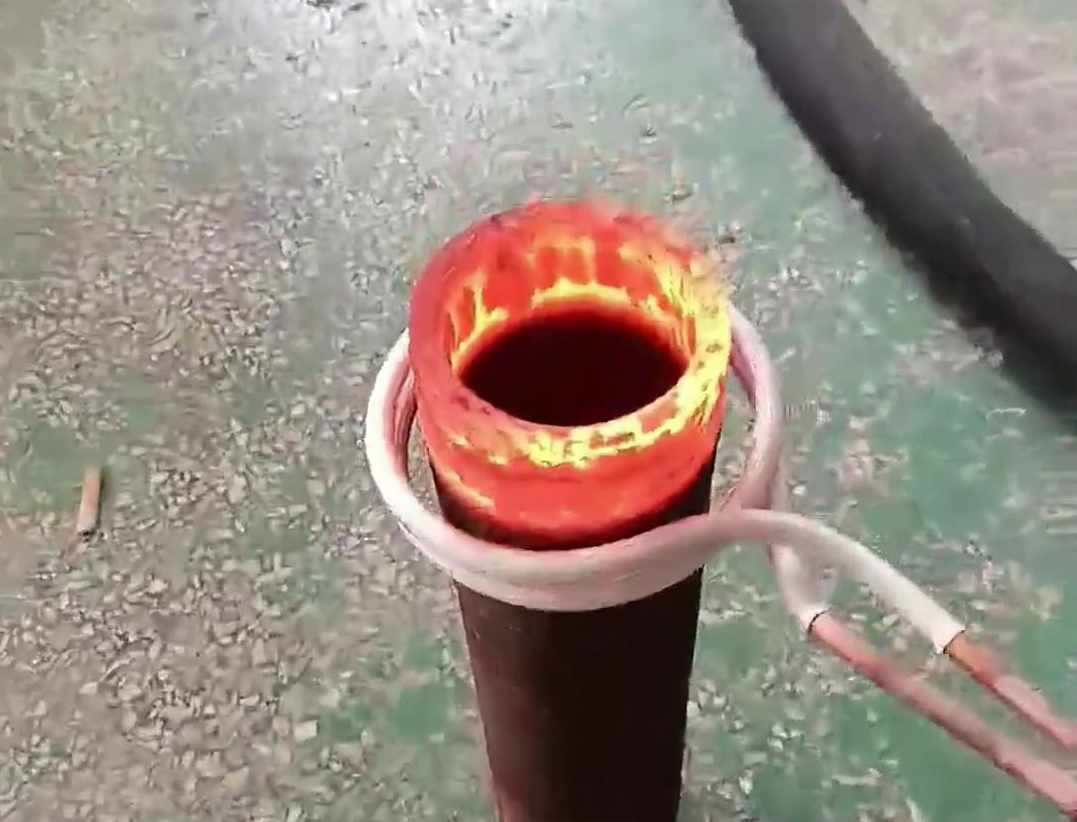 手持式高頻加熱機(jī)，輕便靈活，操作簡(jiǎn)便
