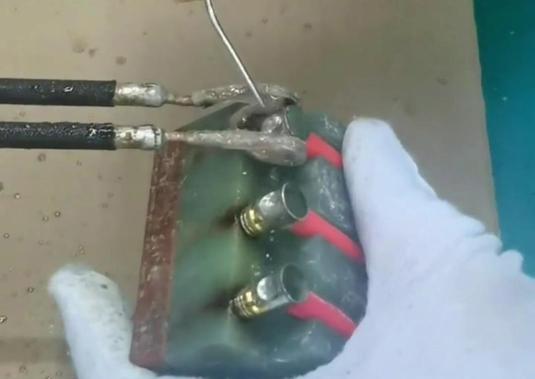 采用超高頻釬焊電線與銅端子的釬焊，這樣有效保障了其品質(zhì)，杜絕了虛焊假焊等因素